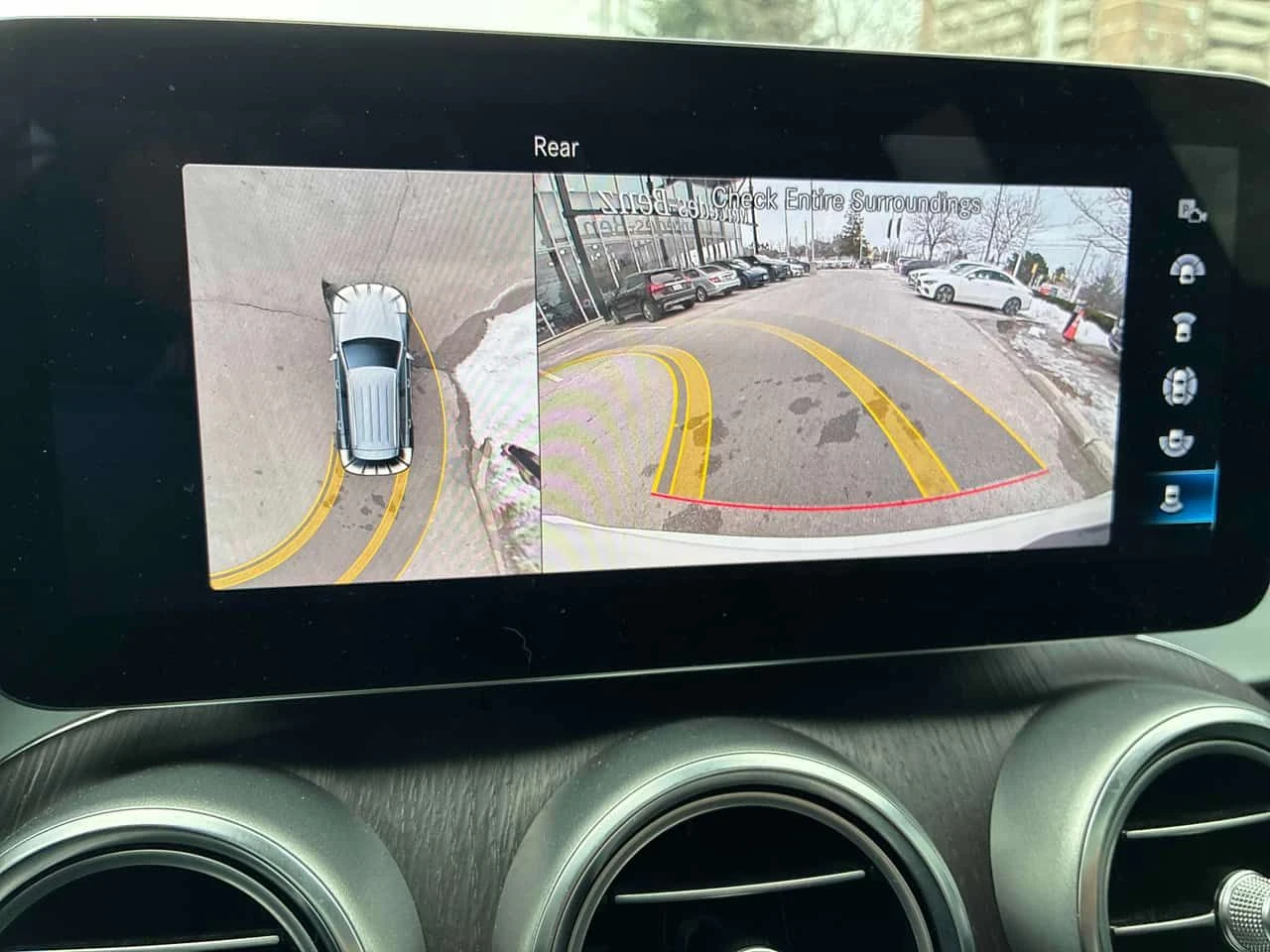 Mercedes-Benz GLC 300 * CARFAX * 360 КАМЕРИ* ПОДГРЕВ* , снимка 13 - Автомобили и джипове - 53738650