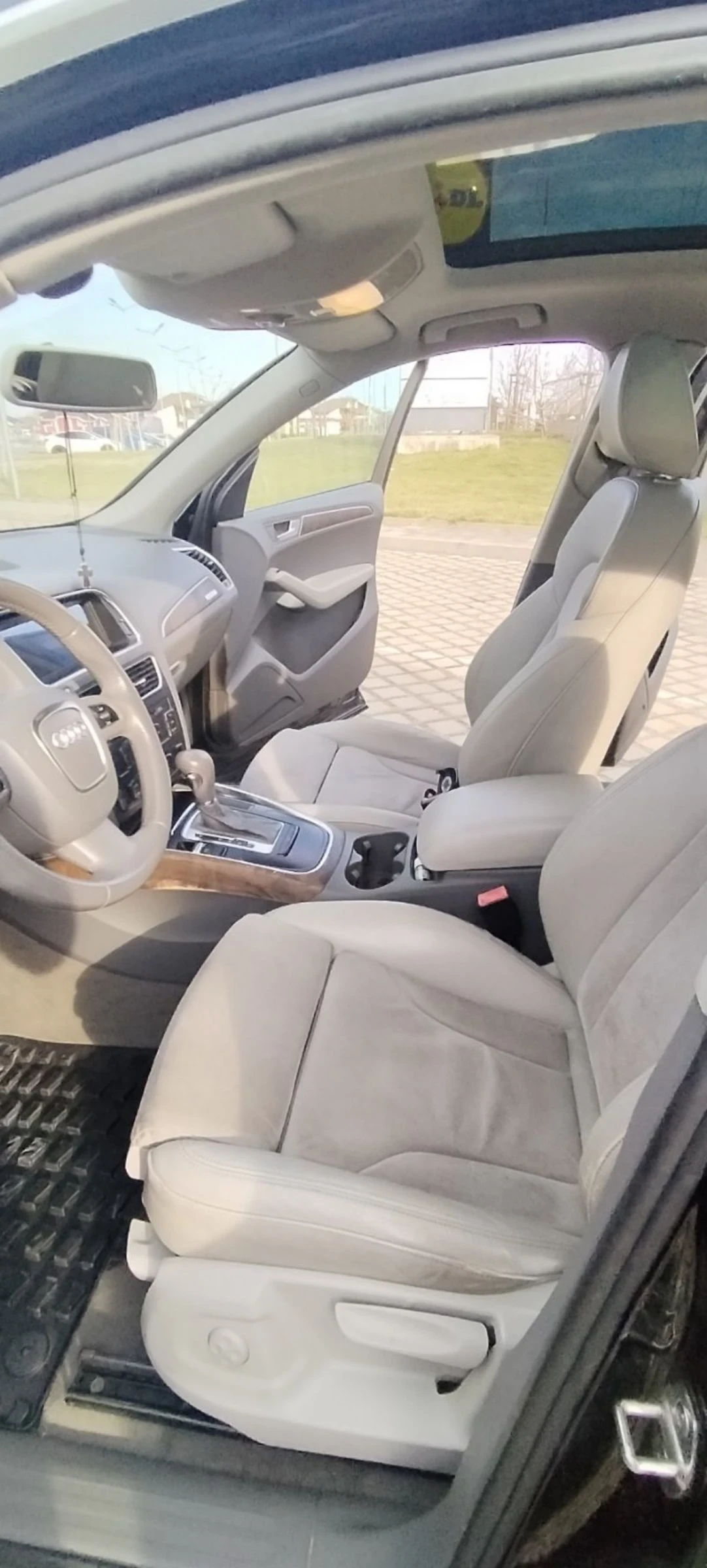 Audi Q5 2.0TDI, снимка 12 - Автомобили и джипове - 54258731