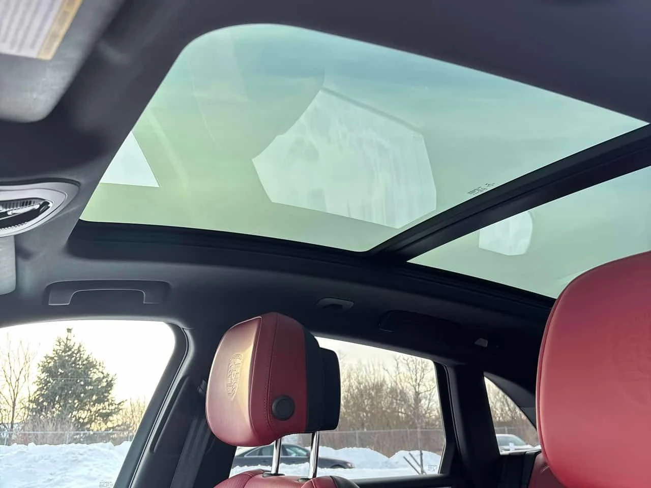 Porsche Macan * AWD * ОБДУХВАНЕ* ПАНОРАМА* KEYLESS* , снимка 12 - Автомобили и джипове - 54407686