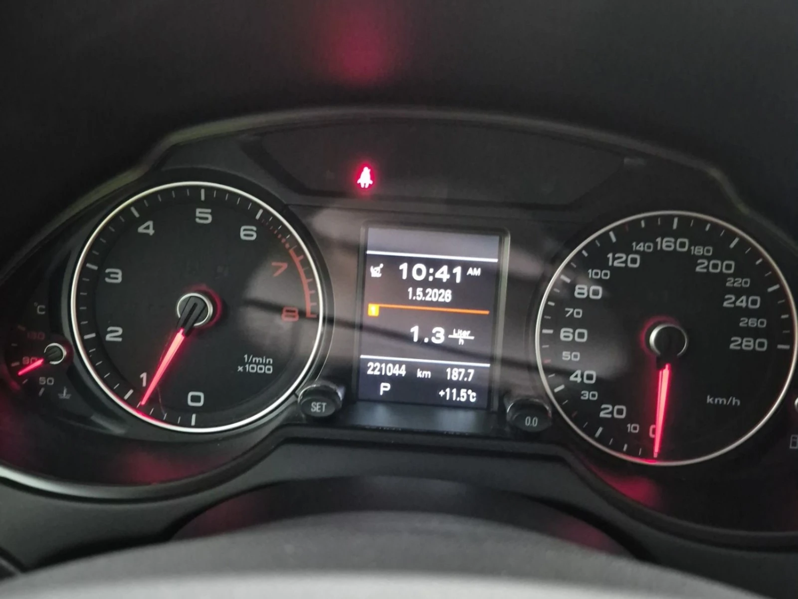 Audi Q5 2.0T* AWD* TECHNIK* АвтоКредит* (ЦЕНА ДО БГ), снимка 11 - Автомобили и джипове - 54430265