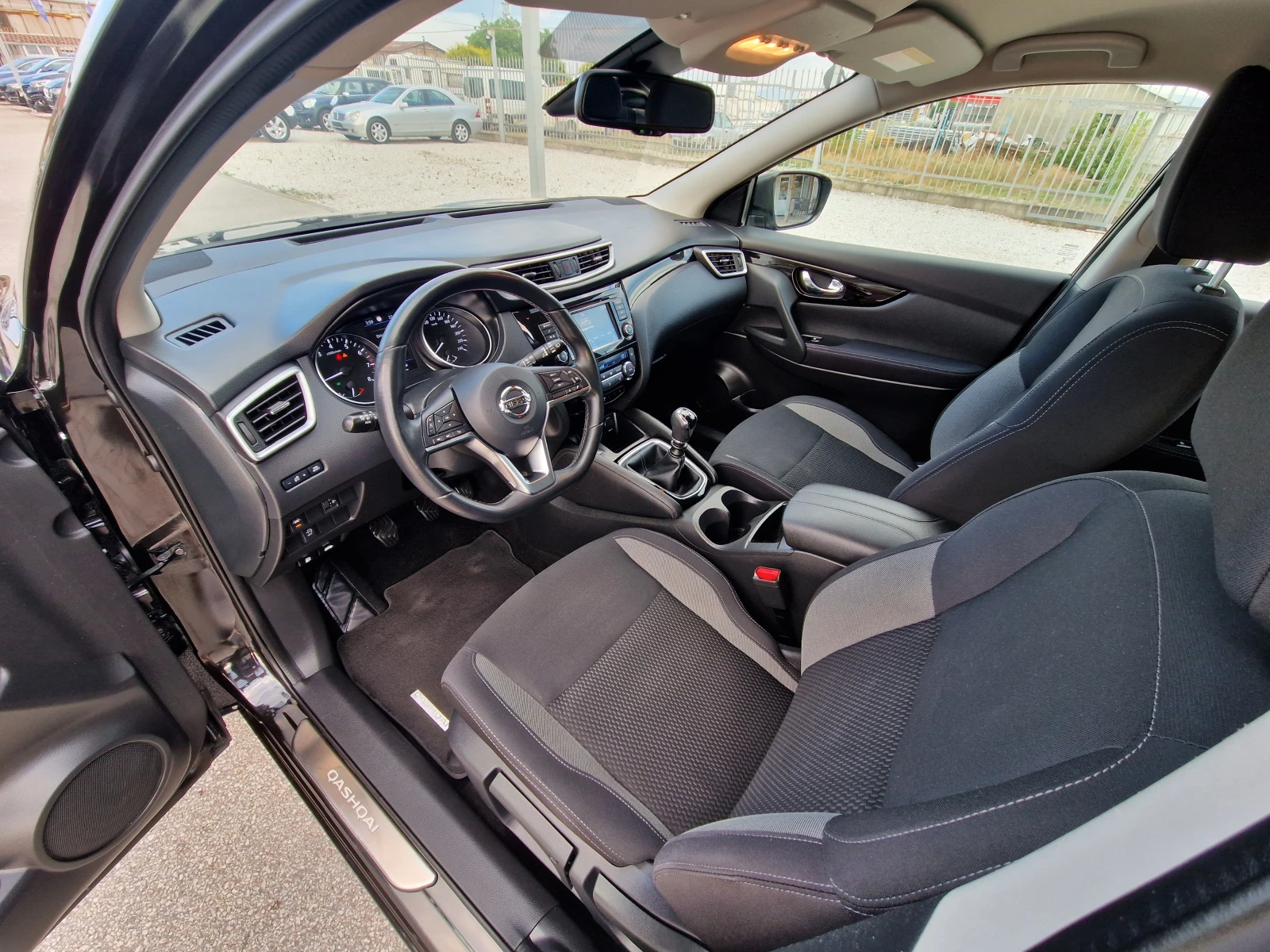 Nissan Qashqai 1.3i 140psTEKNA* 43000km* KTEO* ����� ����* EU 6D | Mobile.bg � ����������� 8