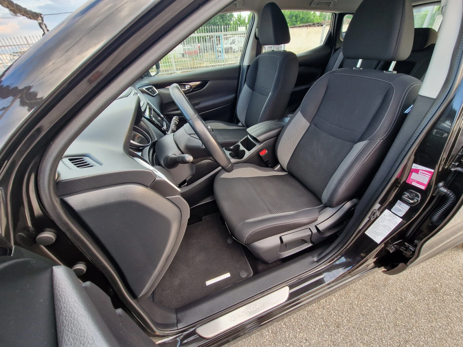 Nissan Qashqai 1.3i 140psTEKNA* 43000km* KTEO* ����� ����* EU 6D | Mobile.bg � ����������� 9
