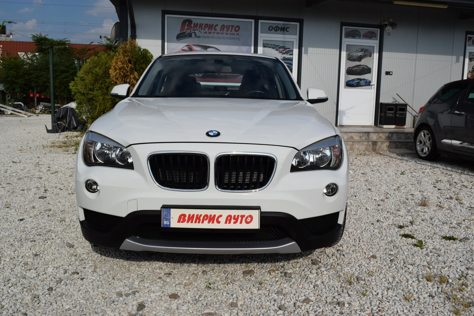 BMW X1 2.0D* S-Drive* CarPlay* Камера* Euro5B, снимка 2 - Автомобили и джипове - 55109995