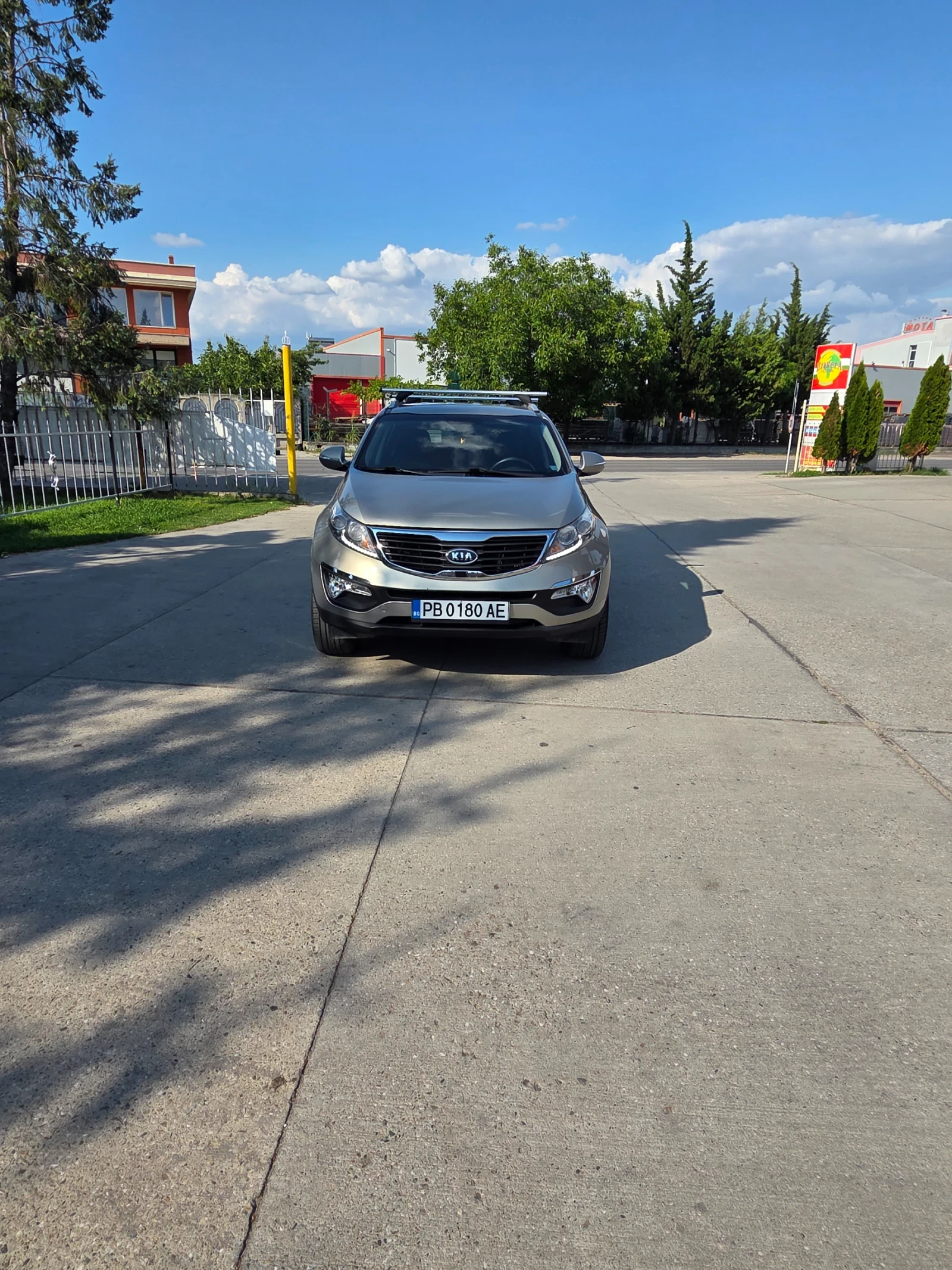 Kia Sportage 2.0 CRDI, снимка 2 - Автомобили и джипове - 55310210
