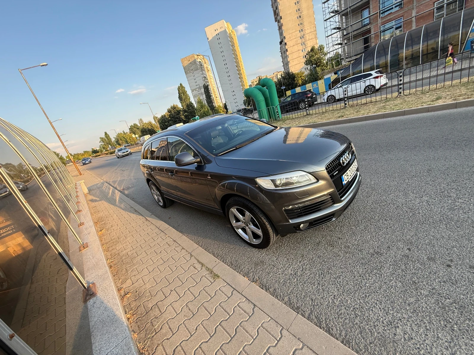 Audi Q7, снимка 2 - Автомобили и джипове - 55780078