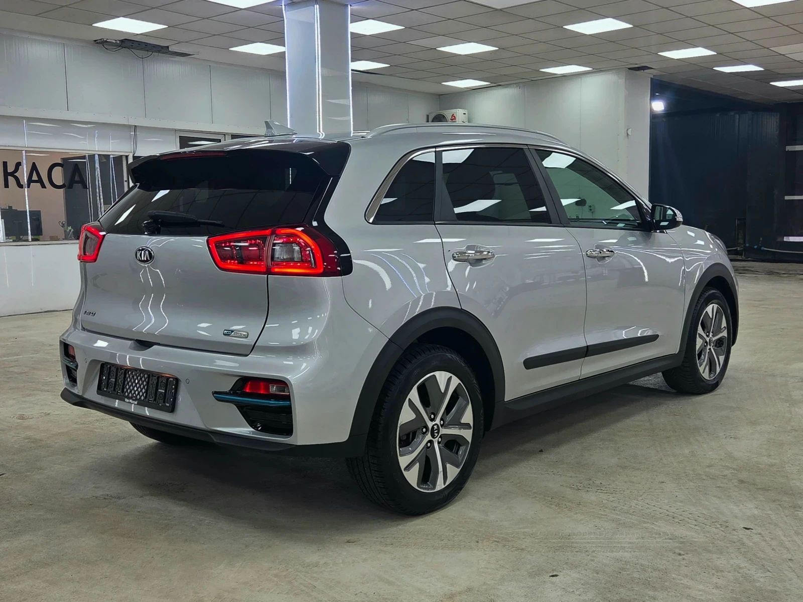 Kia Niro SOH100%/Premium/Гаранция, снимка 3 - Автомобили и джипове - 56090366