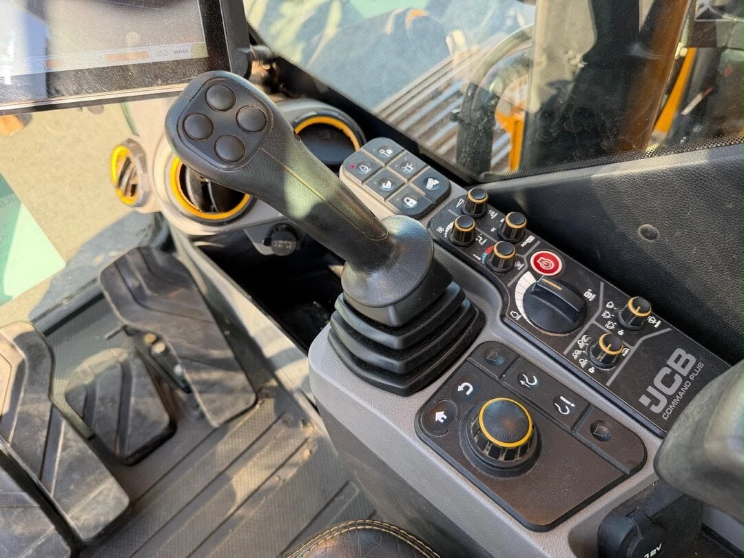 Багер JCB 140 X LC САМО 3700 МОТО ЧАСА ЛИЗИНГ, снимка 13 - Индустриална техника - 55728948