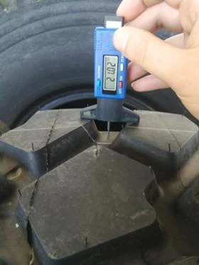 Гуми, снимка 4