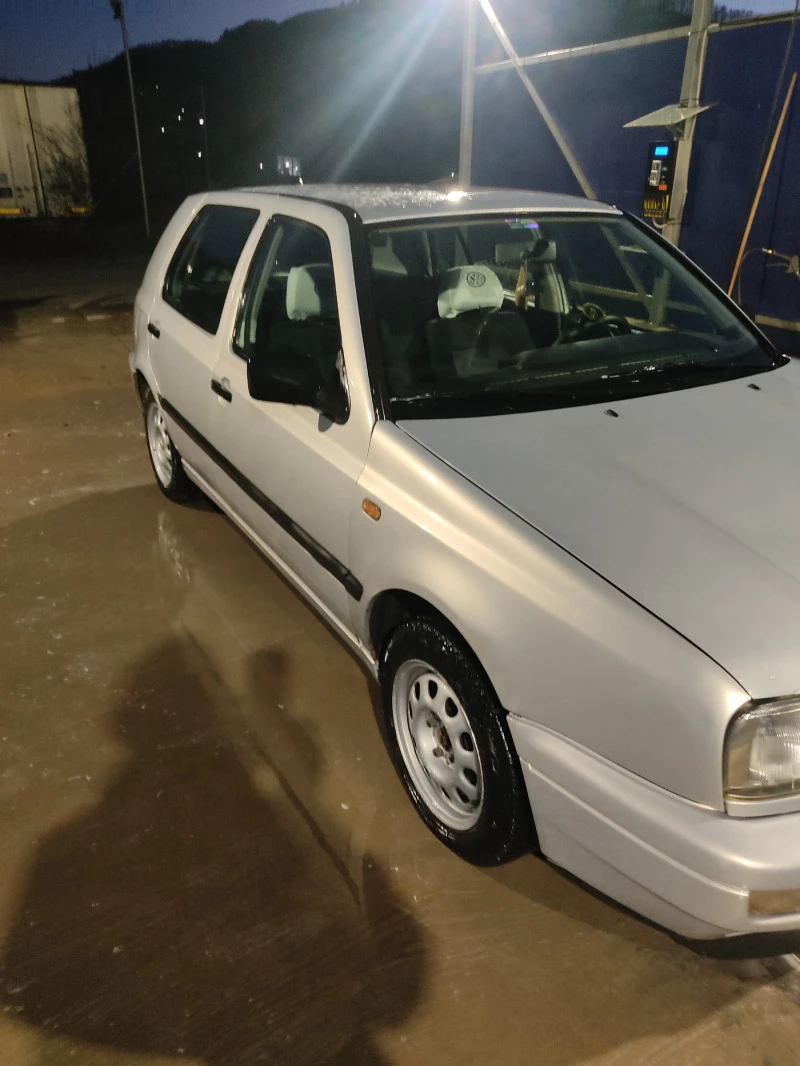 VW Golf 1.9 tdi 90, снимка 2 - Автомобили и джипове - 47504723