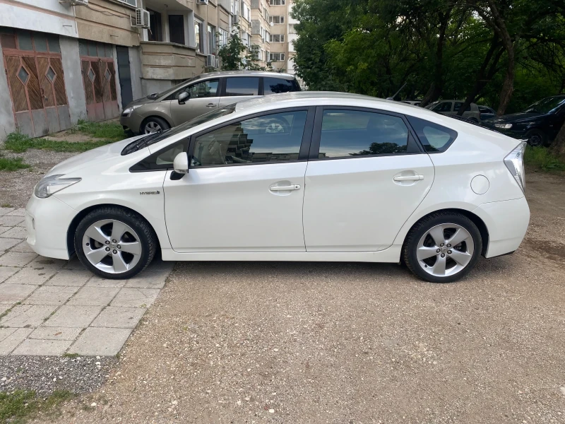 Toyota Prius, снимка 3 - Автомобили и джипове - 47310405