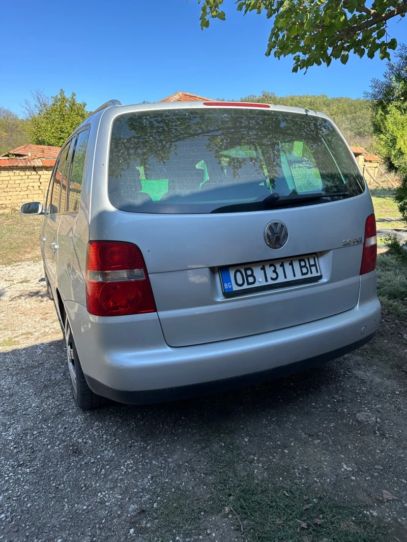 VW Touran, снимка 4 - Автомобили и джипове - 49097974