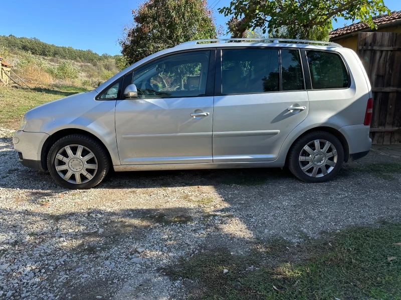 VW Touran, снимка 5 - Автомобили и джипове - 49097974