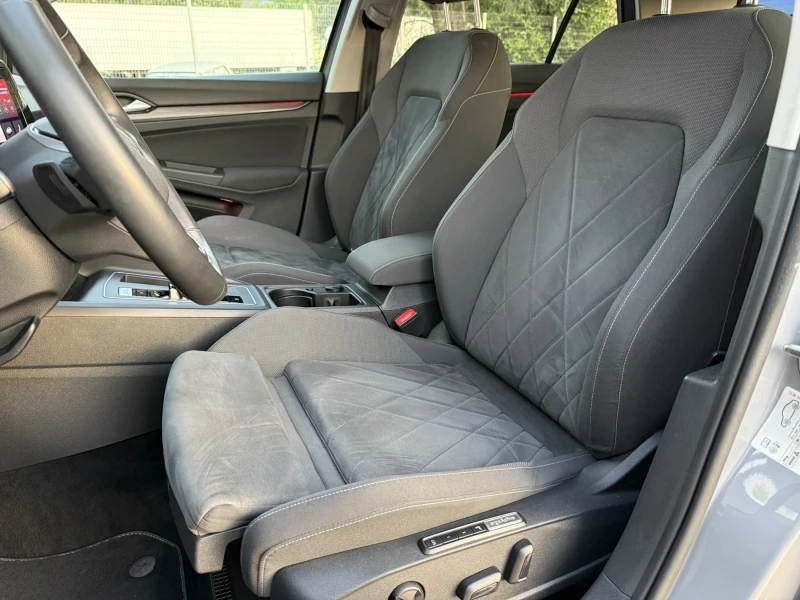 VW Golf 1.5 eTSI, снимка 12 - Автомобили и джипове - 50786972