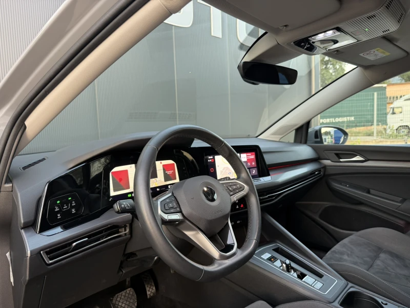 VW Golf 1.5 eTSI, снимка 11 - Автомобили и джипове - 50786972