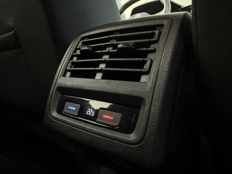 VW Golf 1.5 eTSI, снимка 15 - Автомобили и джипове - 50786972