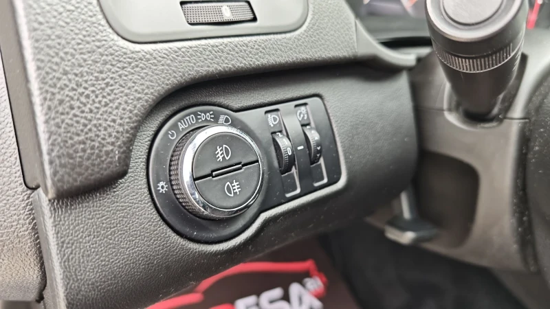 Opel Insignia 2.0d 140kc.ръчни скорости , снимка 15 - Автомобили и джипове - 51204641