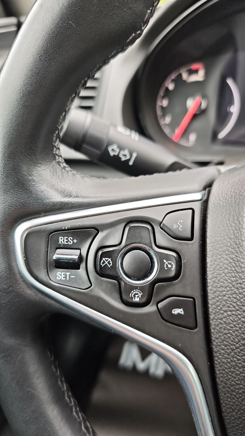 Opel Insignia 2.0d 140kc.ръчни скорости , снимка 16 - Автомобили и джипове - 51204641