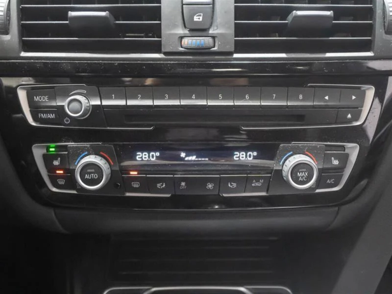 BMW 340 xDrive* Premium Pack* Keyless* Подгрев* Памет* CAR, снимка 12 - Автомобили и джипове - 52936773