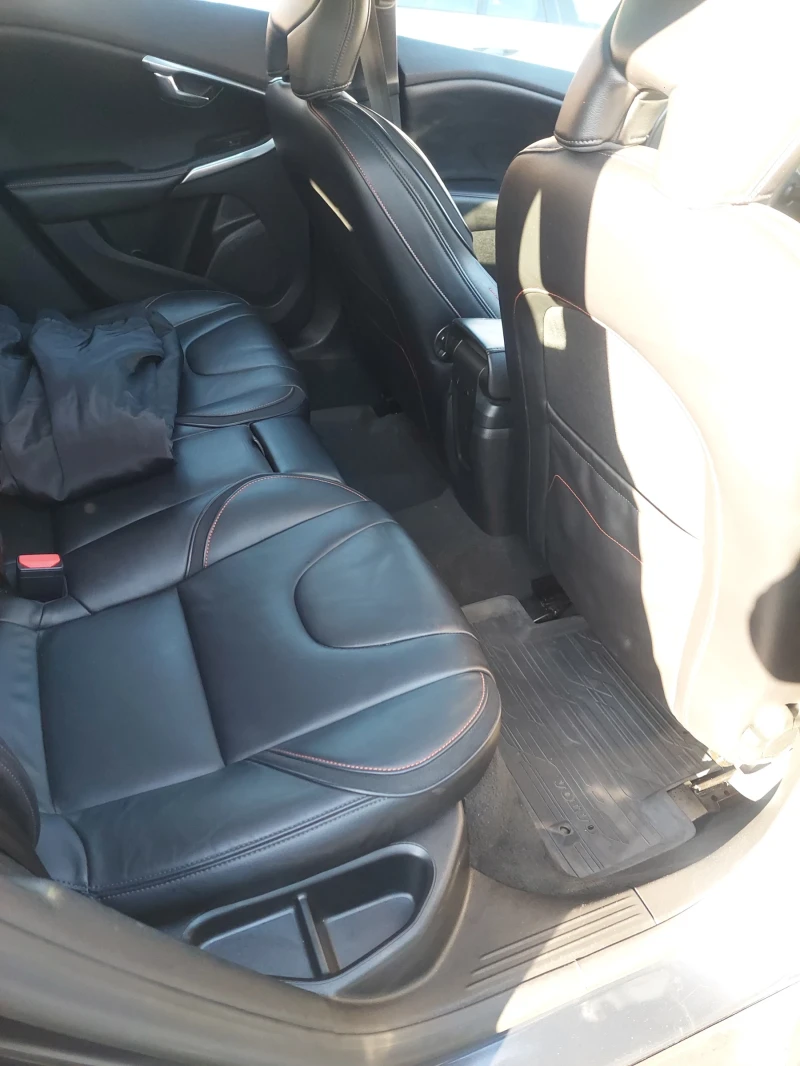 Volvo V40 Cross Country V40 CC T4 AWD, снимка 3 - Автомобили и джипове - 52906507