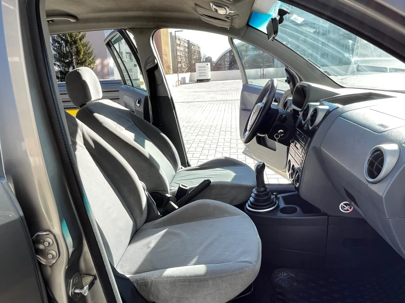 Ford Fusion 1.4TDCI/68КС/2003/година, снимка 16 - Автомобили и джипове - 53101498