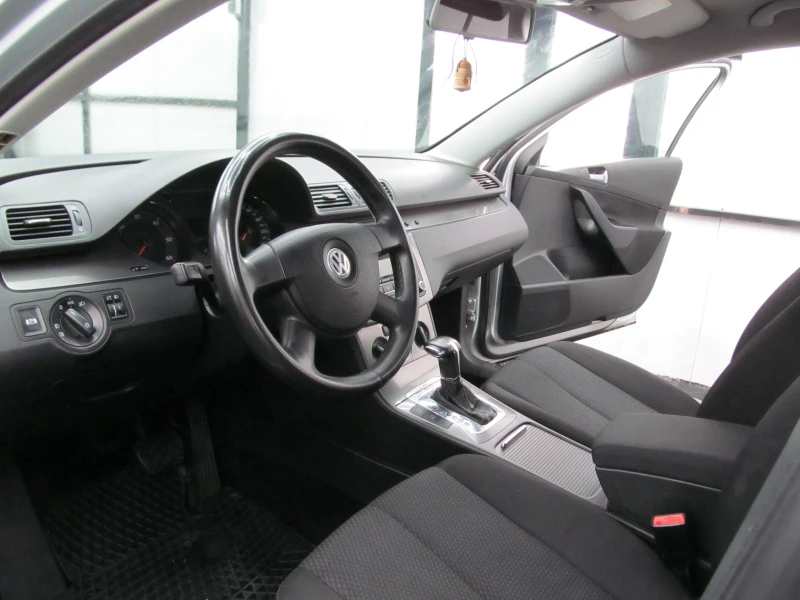 VW Passat, снимка 10 - Автомобили и джипове - 53526715
