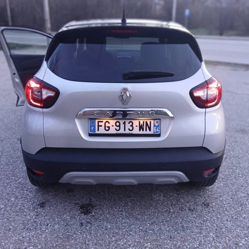Renault Captur, снимка 4 - Автомобили и джипове - 53540785