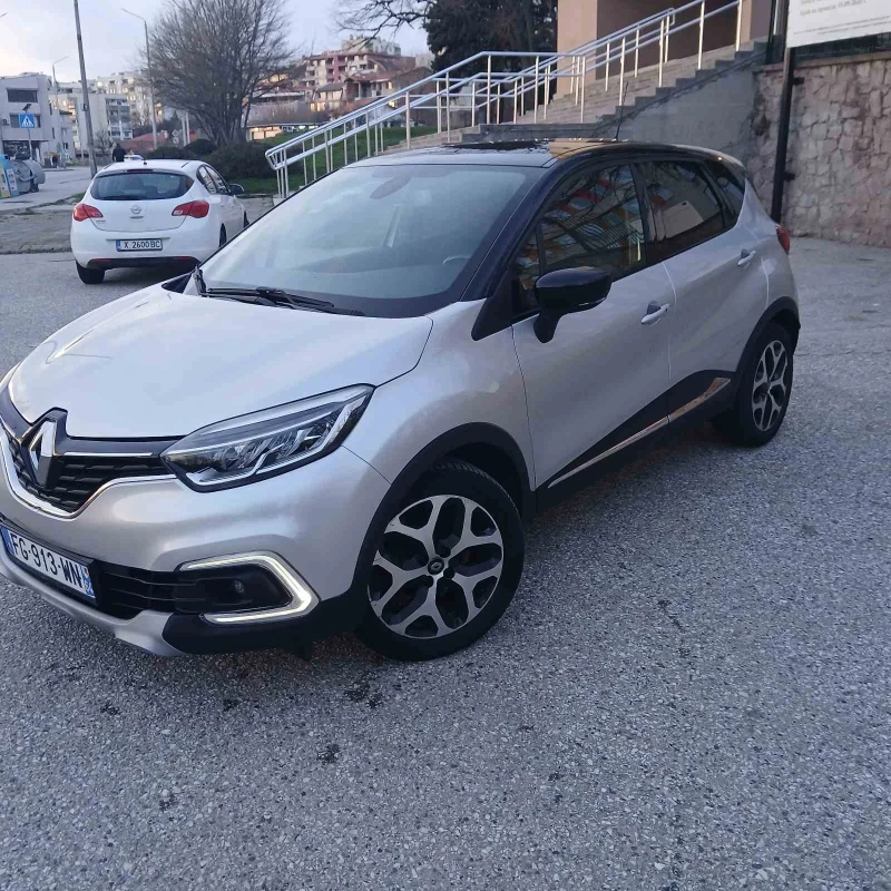 Renault Captur, снимка 2 - Автомобили и джипове - 53540785