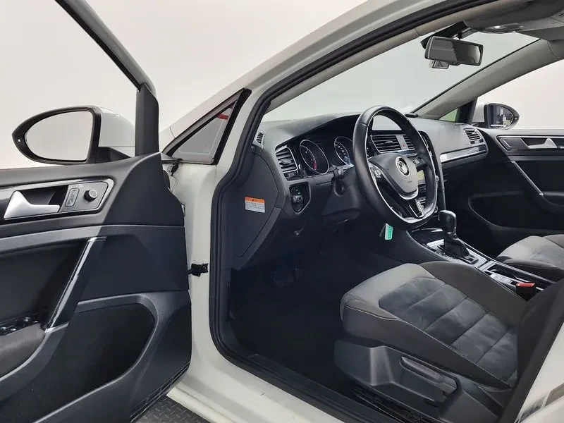 VW Golf 2.0 TDI, снимка 10 - Автомобили и джипове - 54300722