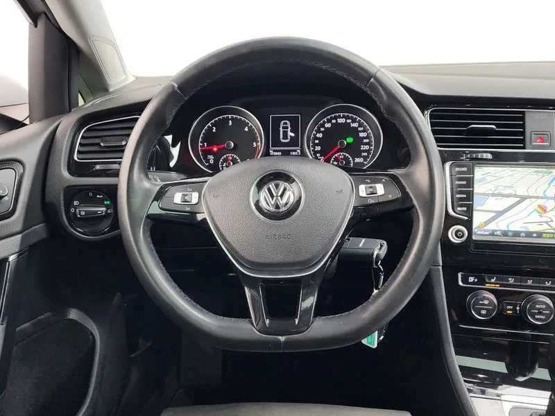 VW Golf 2.0 TDI, снимка 13 - Автомобили и джипове - 54300722