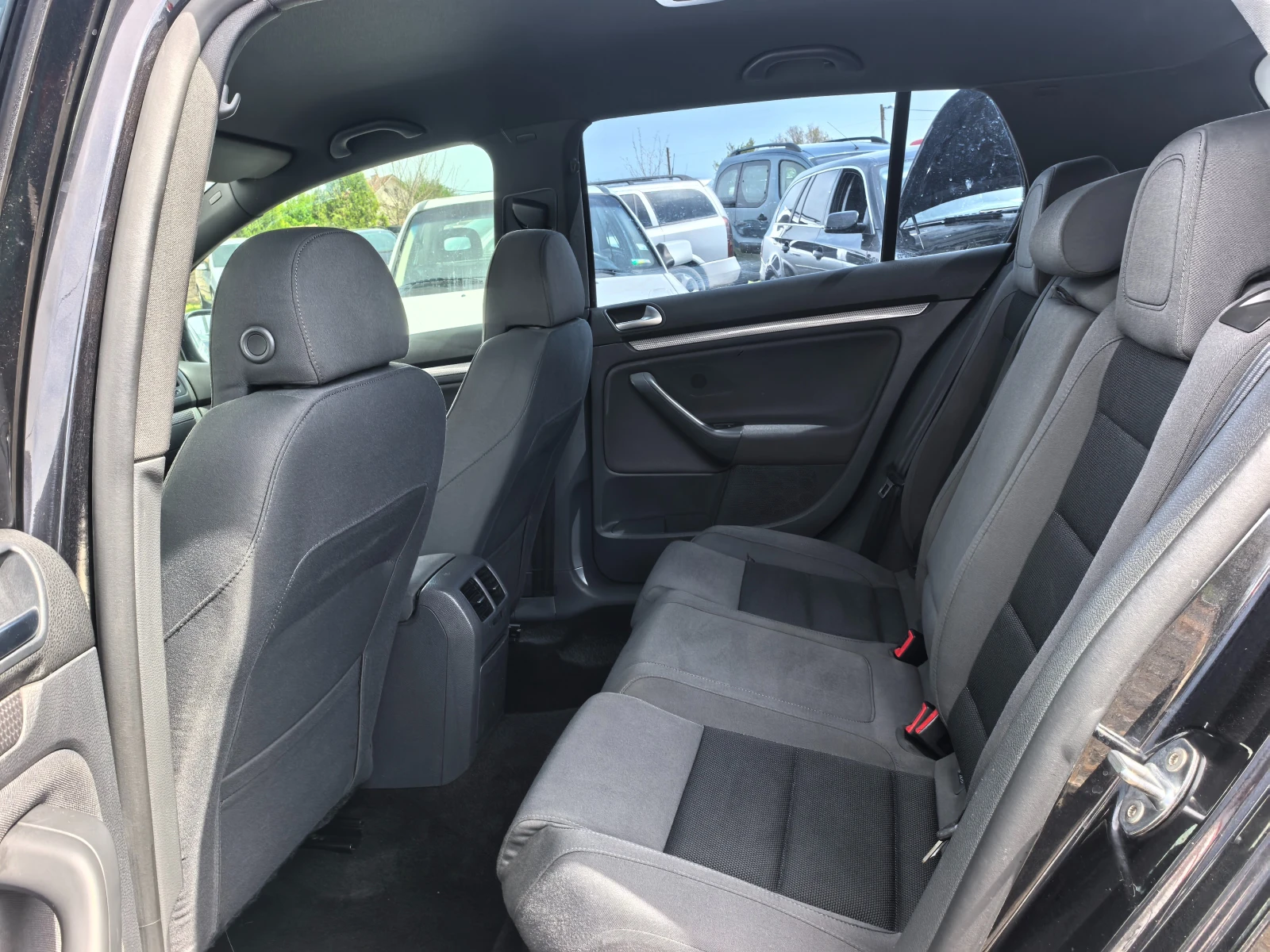 VW Golf 2.0TDI GT R-LINE - изображение 10