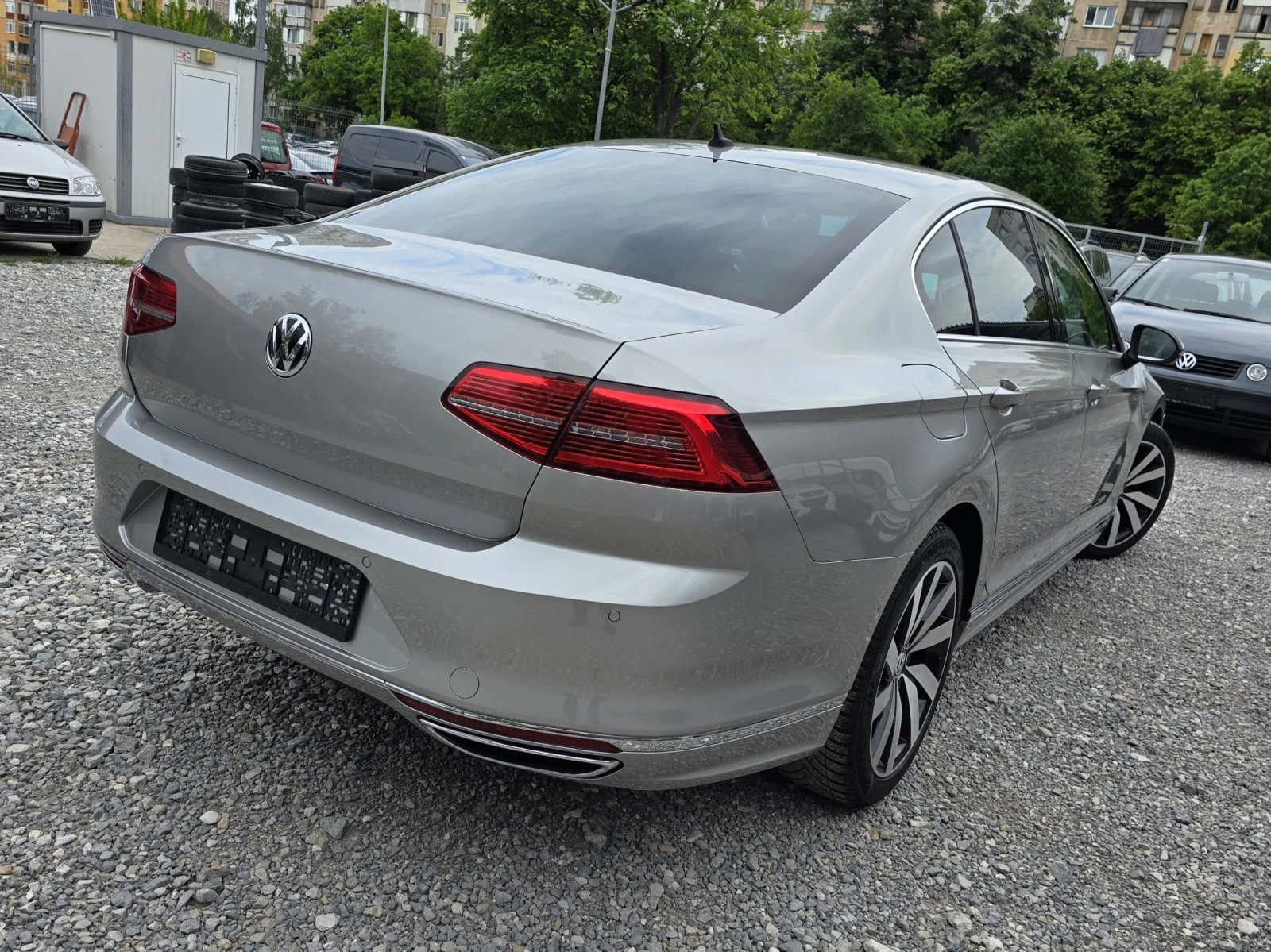 VW Passat 2.0TDI R-LINE FULL - изображение 2