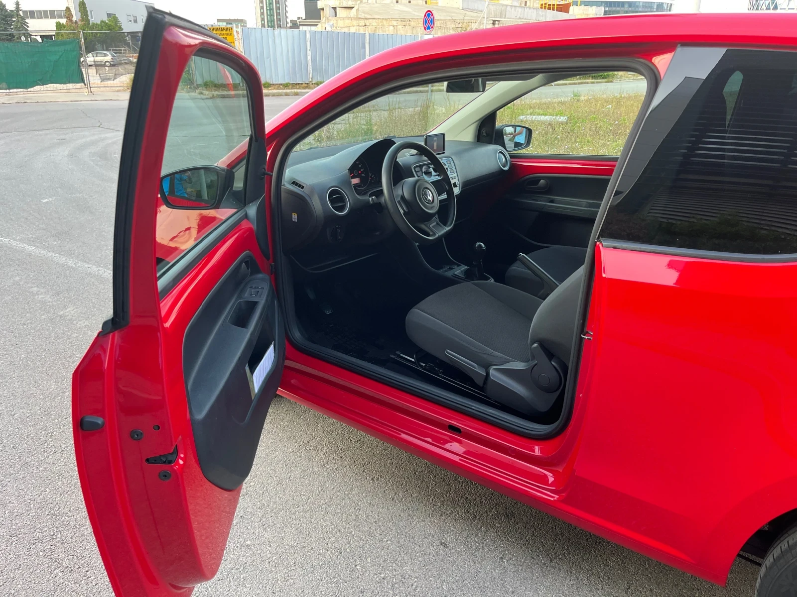 VW Up 136.000км. Един собственик! Като нов!  - изображение 7