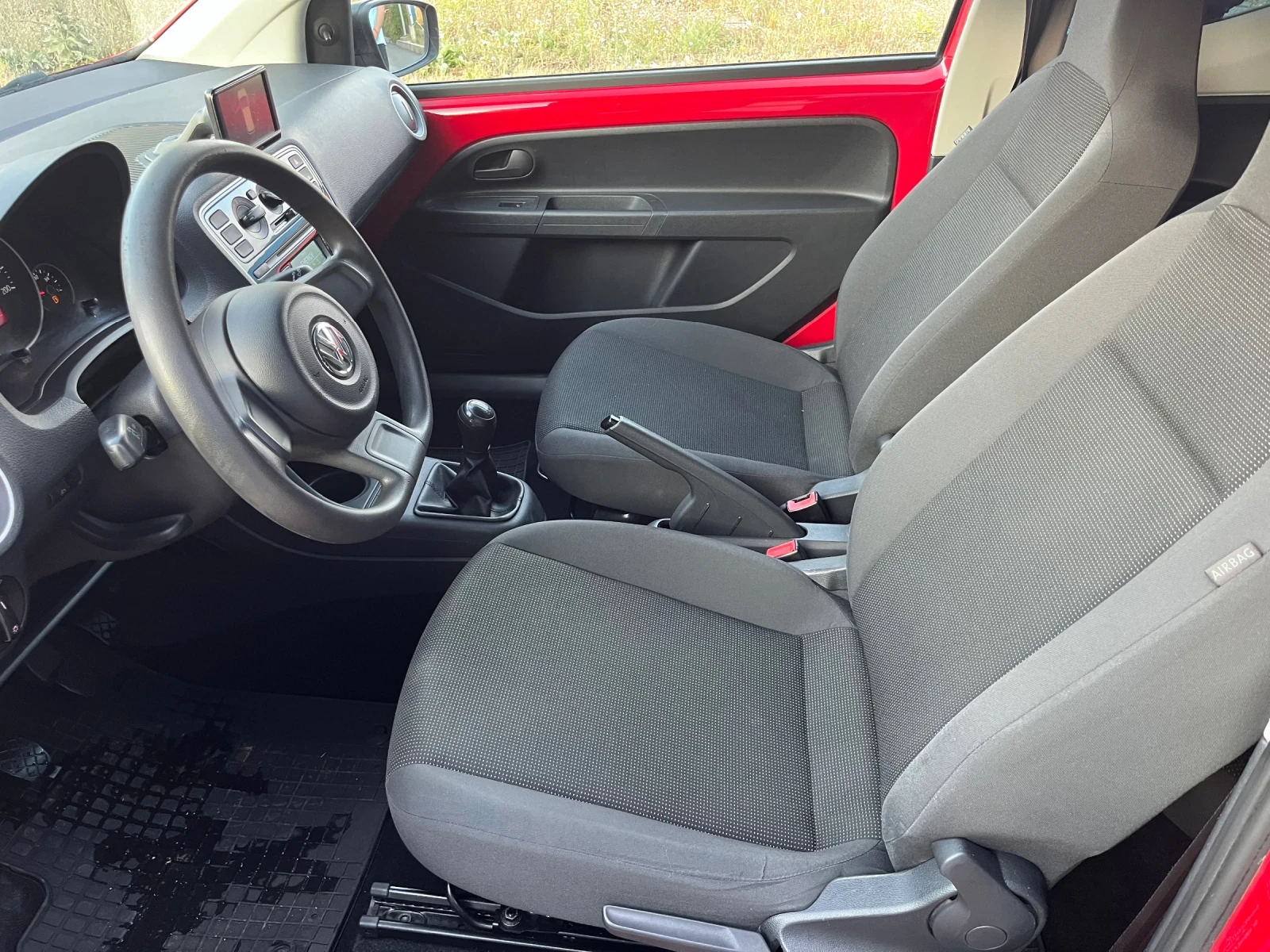 VW Up 136.000км. Един собственик! Като нов!  - изображение 10