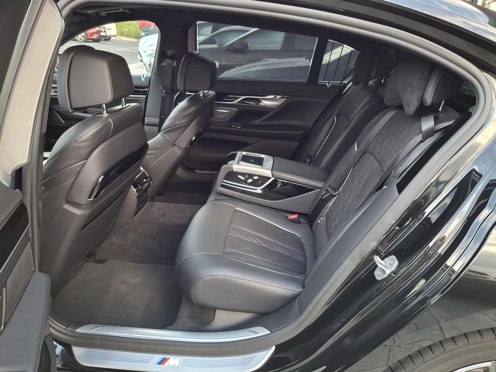 BMW 740 Ld Xdrive - изображение 9