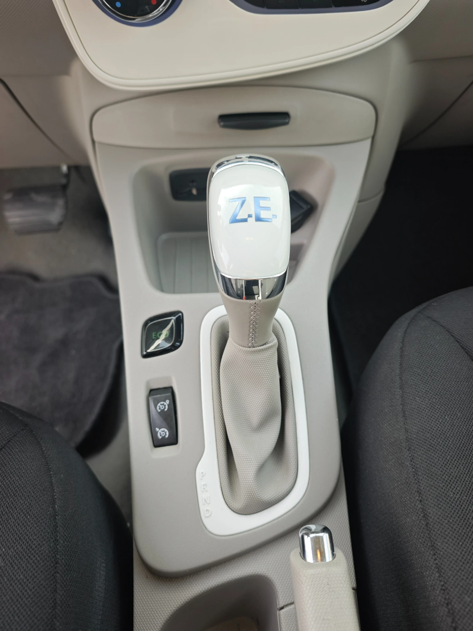 Renault Zoe 43KW/92к.с./42000км./Гаранция, снимка 11 - Автомобили и джипове - 53796599