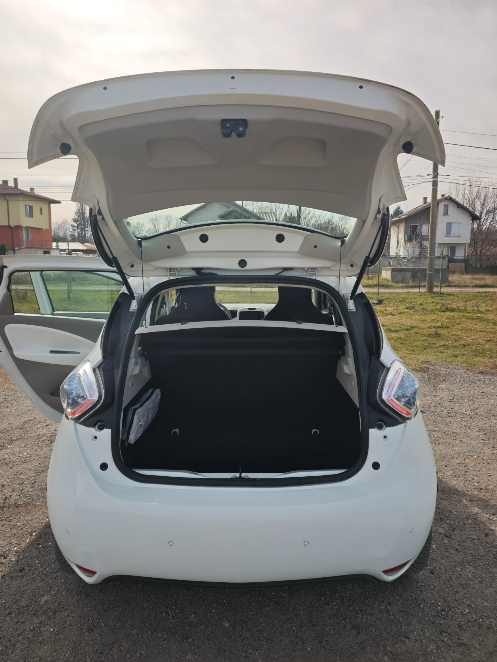 Renault Zoe 43KW/92к.с./42000км./Гаранция, снимка 12 - Автомобили и джипове - 53796599