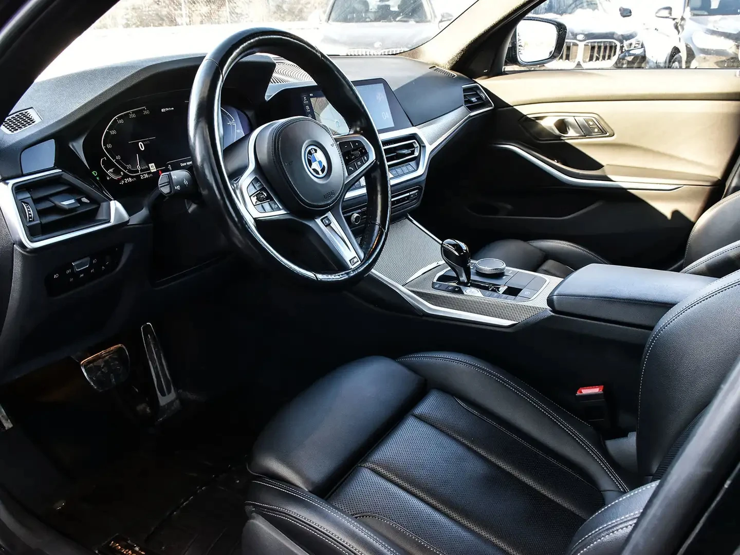 BMW 330 e xDrive | M Sport Package | CLEAN CARFAXl, снимка 9 - Автомобили и джипове - 54075842