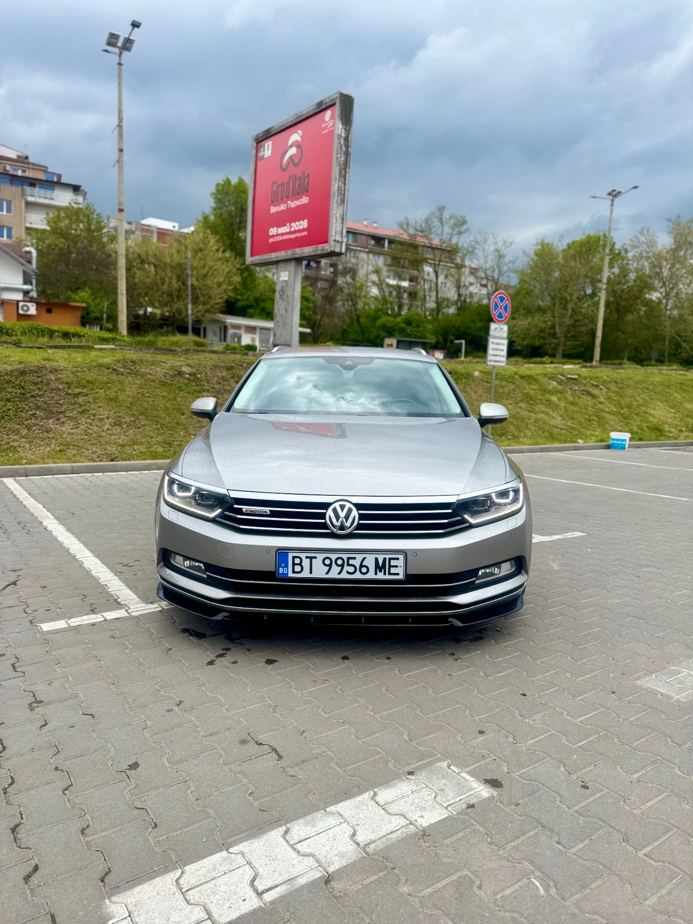 VW Passat 2.0 BiTdi, снимка 2 - Автомобили и джипове - 54416037