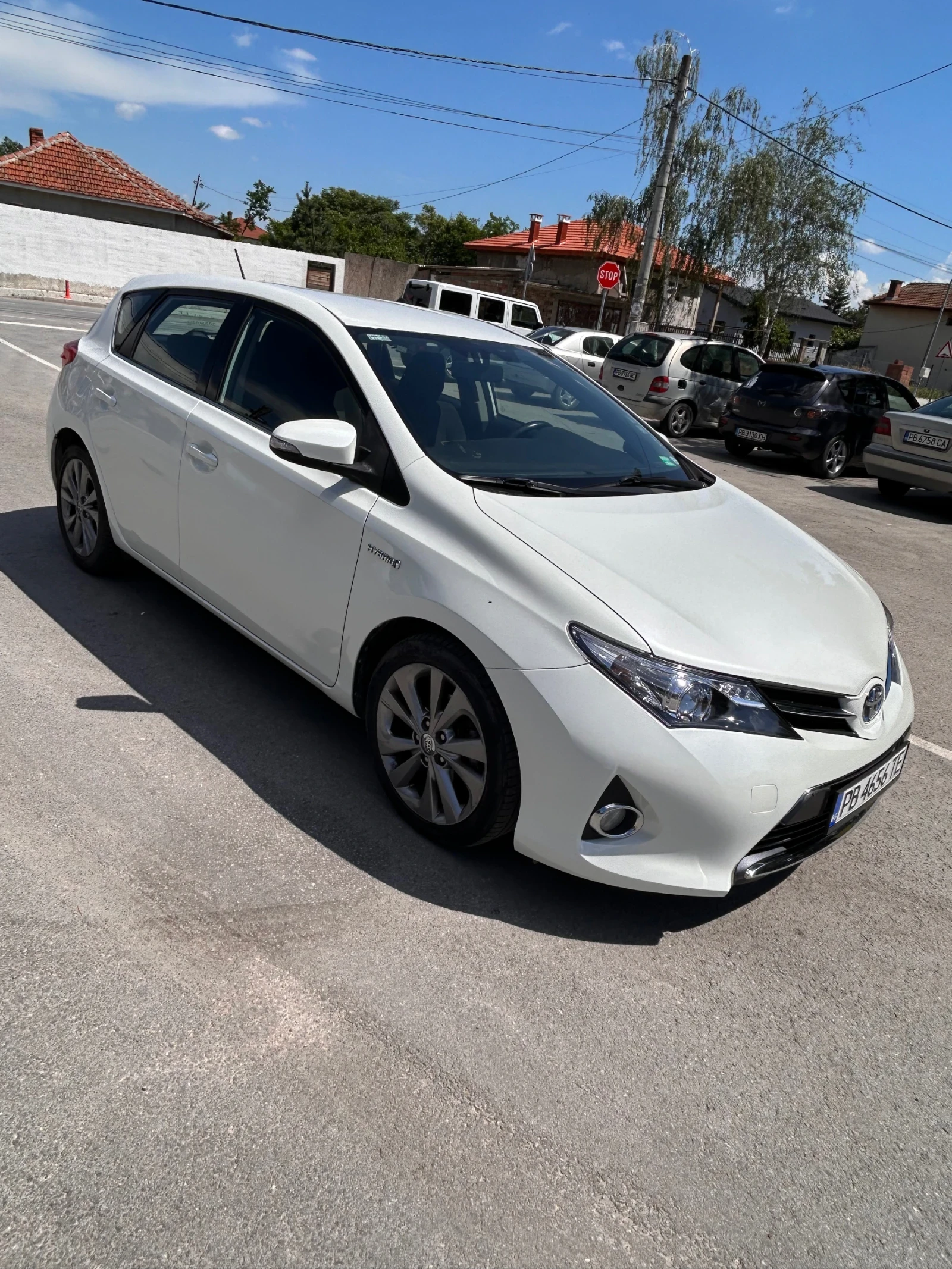 Toyota Auris, снимка 3 - Автомобили и джипове - 54857862