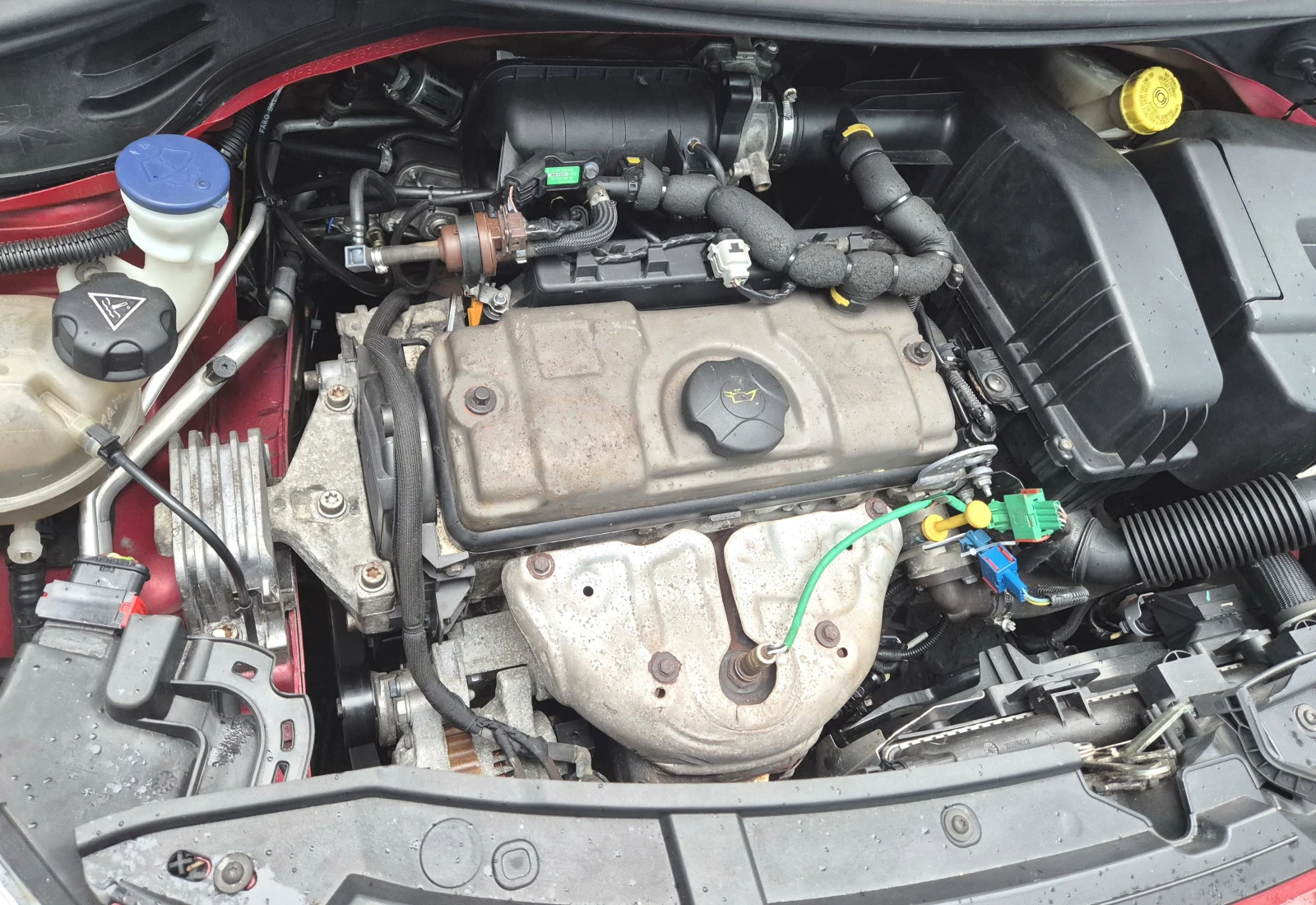 Peugeot 207 1.4i GAZ Facelift, снимка 11 - Автомобили и джипове - 54898807