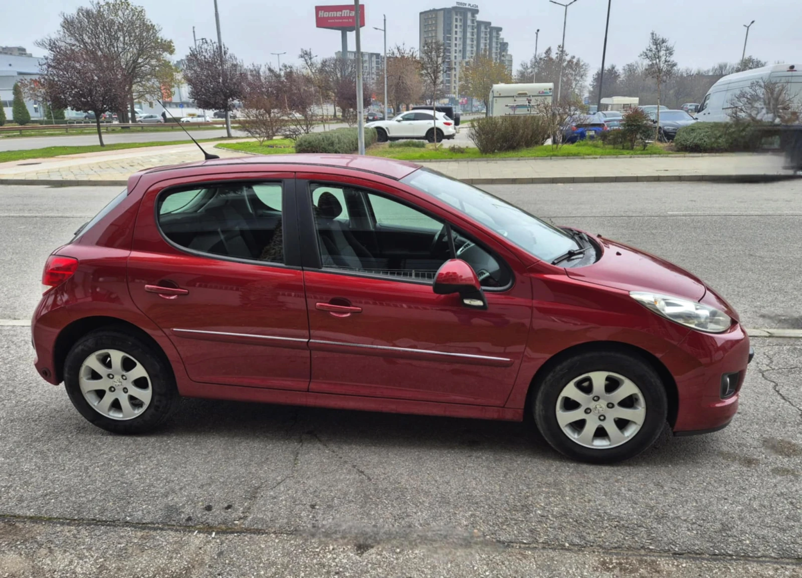 Peugeot 207 1.4i GAZ Facelift, снимка 4 - Автомобили и джипове - 54898807