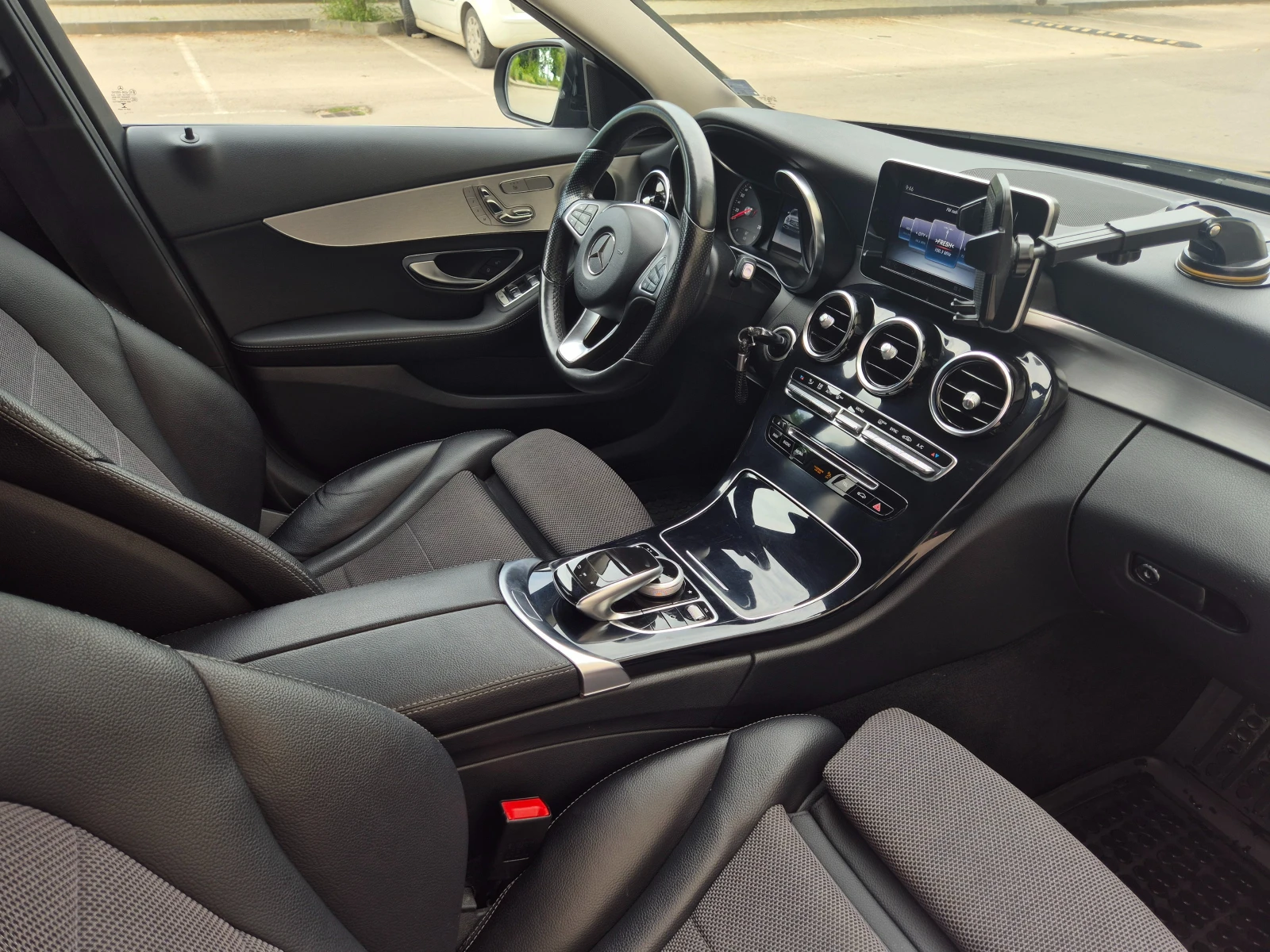 Mercedes-Benz C 220 W205, снимка 15 - Автомобили и джипове - 54990602