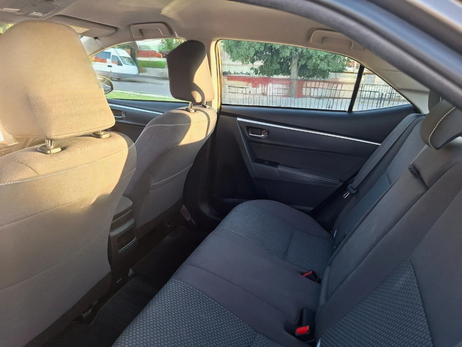 Toyota Corolla, снимка 10 - Автомобили и джипове - 55505153