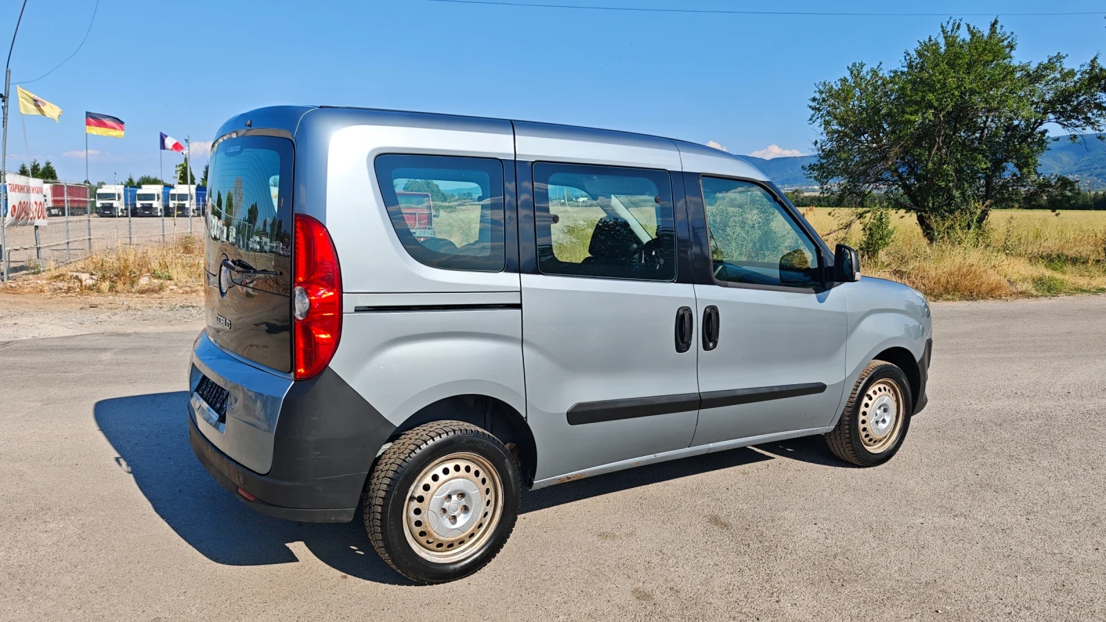 Fiat Doblo 1.4i/16V, снимка 4 - Автомобили и джипове - 55592730