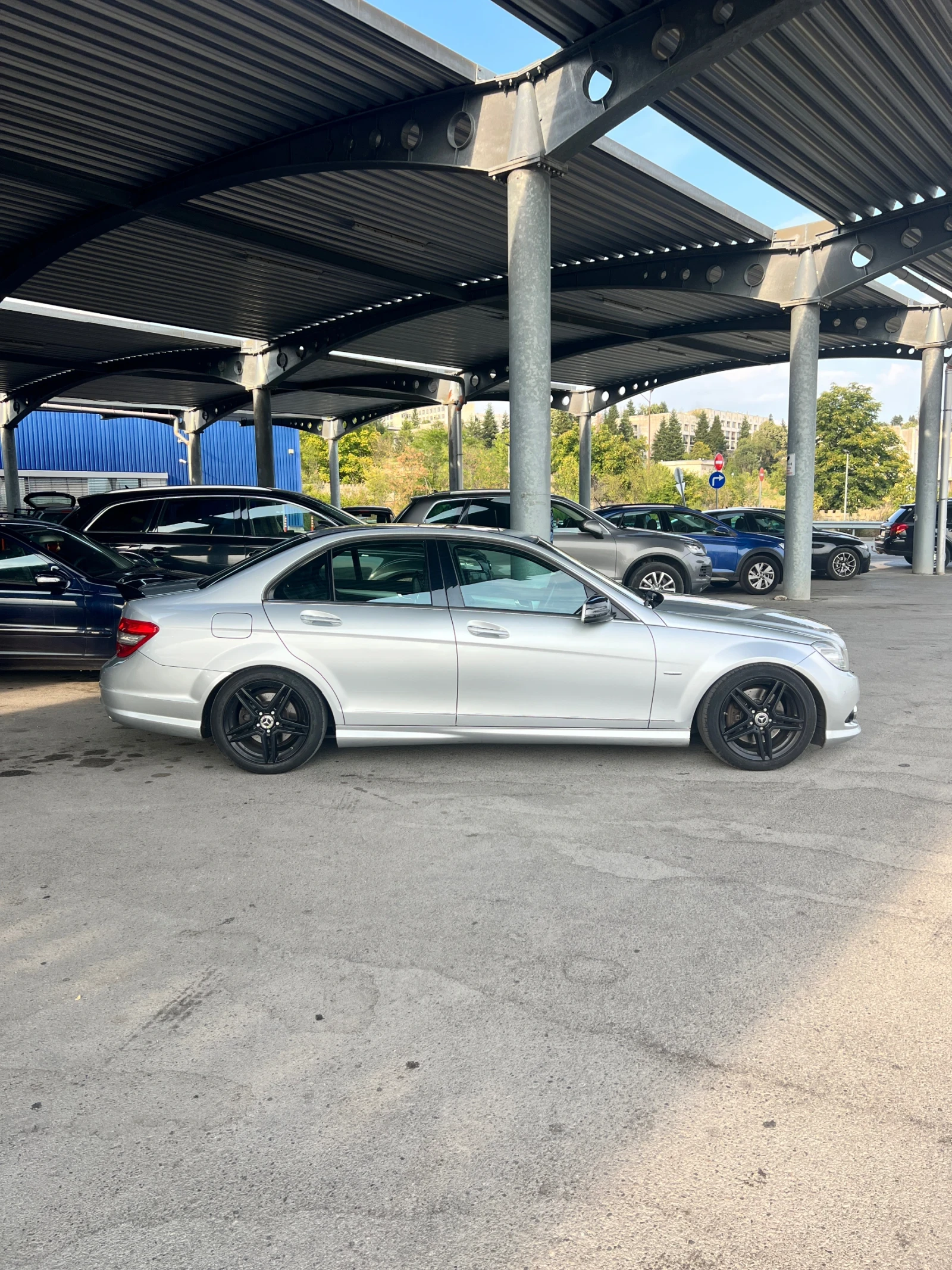 Mercedes-Benz C 350 Avangard, AMG package, Keyless, CarPlay, LPG, снимка 4 - Автомобили и джипове - 55801463