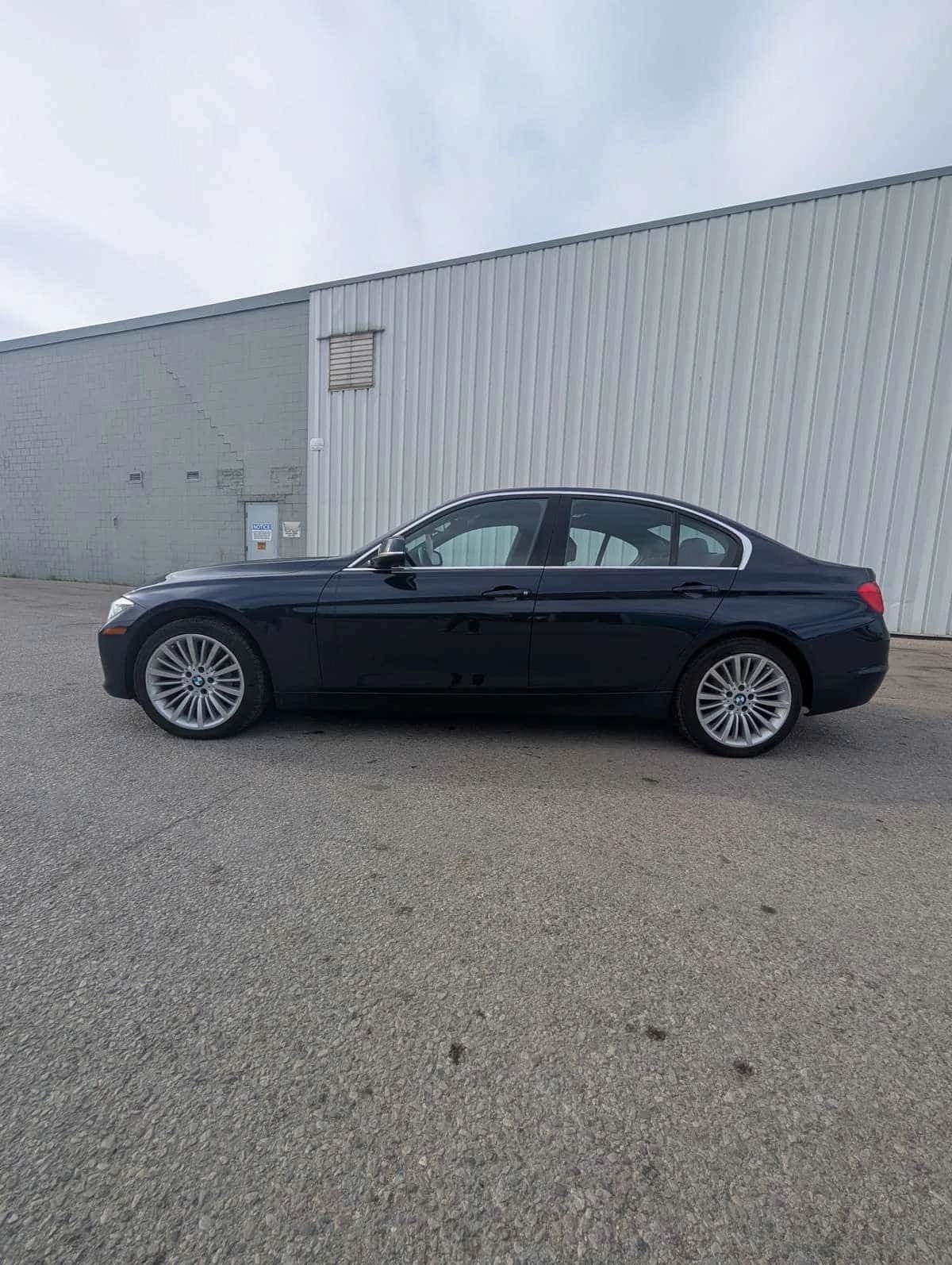 BMW 335 * 335i 335i xDrive * CARFAX * ���� �� �� | Mobile.bg � ����������� 4