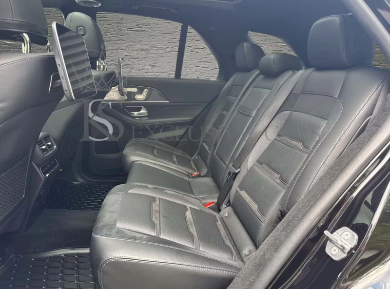 Mercedes-Benz GLE 63 S AMG 4.0 V8* BURMESTER* CARBON* HUD* PANORAMA* 3xTV* , снимка 11 - Автомобили и джипове - 52037600