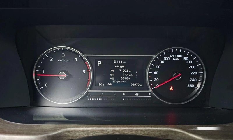 Kia Sorento Diesel 2.2 2WD Trendy * НАЙ-ДОБРА ЦЕНА В БЪЛГАРИЯ*, снимка 8 - Автомобили и джипове - 52107823