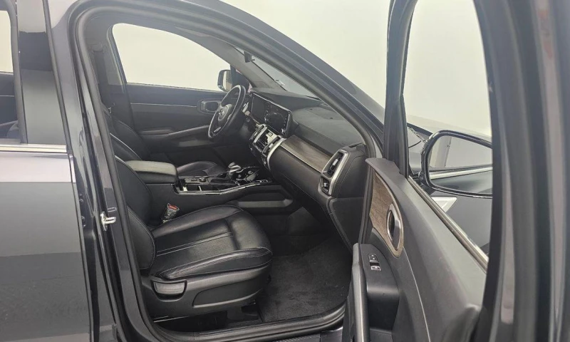 Kia Sorento Diesel 2.2 2WD Trendy * НАЙ-ДОБРА ЦЕНА В БЪЛГАРИЯ*, снимка 11 - Автомобили и джипове - 52107823