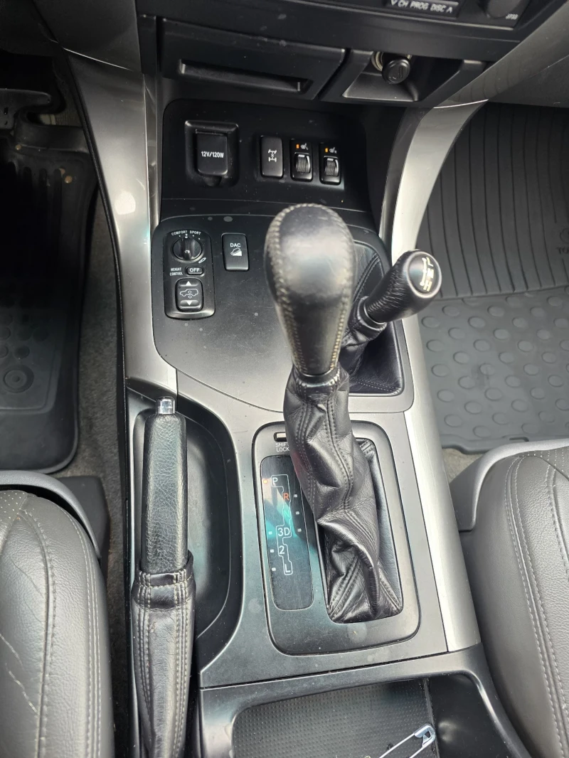 Toyota Land cruiser D4D/120/FULL/ЕДИН СОБСТВЕНИК, снимка 15 - Автомобили и джипове - 53281738